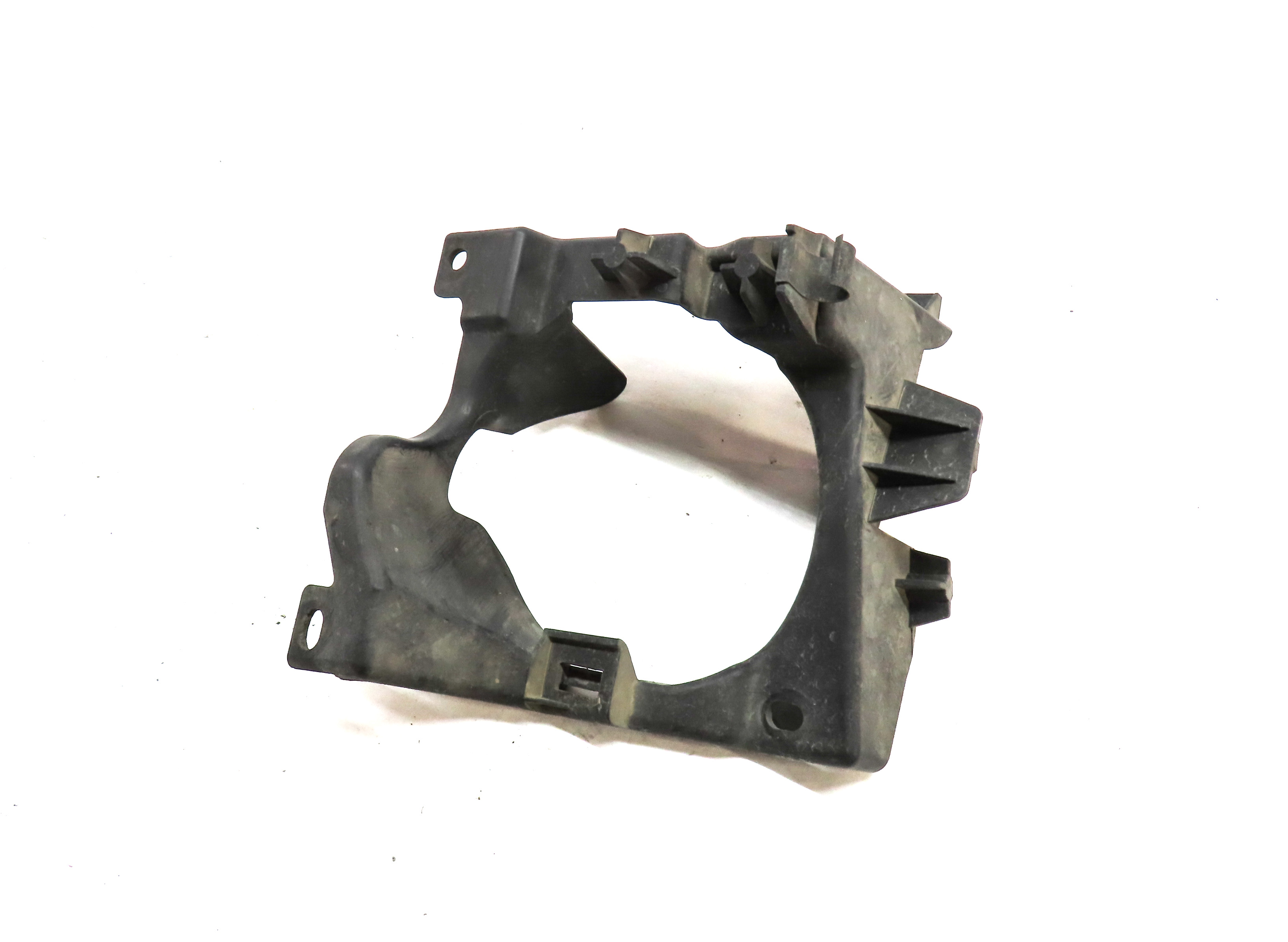 2009 PORSCHE CAYENNE (957) FRONT RIGHT PASSENGER FOG LIGHT LAMP MOUNT BRACKET — exact item pictured